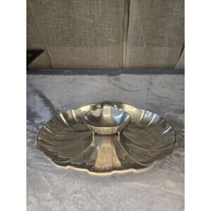 Carson Large Statesmetal Shell Shaped Metal Serving Tray Set of 2 Vintage 1960s